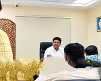గజ్వేల్ తహశీల్దార్ స్వామి సస్పెండ్.. రైతుపై అనుచిత వ్యాఖ్యలే కారణం