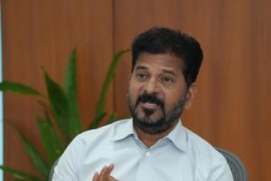 మొంథా తుపాన్‌పై సీఎం రేవంత్ రెడ్డి అప్రమత్తం — అన్ని శాఖలకు ఆదేశాలు