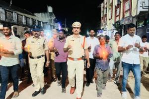 ఇబ్రహీంపట్నంలో పోలీస్ అమరవీరుల మాస ఉత్సవాల్లో భాగంగా కొవ్వొత్తుల ర్యాలీ.