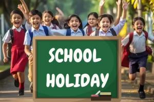 మొంథా తుపాన్ ప్రభావం – ఐదు జిల్లాల్లో విద్యాసంస్థలకు సెలవు