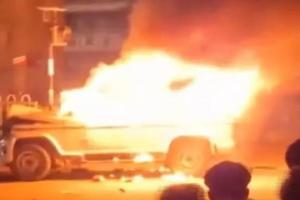 గోపాల్ గంజ్  లో అదుపు తప్పిన కారు: ముగ్గురికి తీవ్ర గాయాలు – ఉద్రిక్తతతో హింసాకాండ