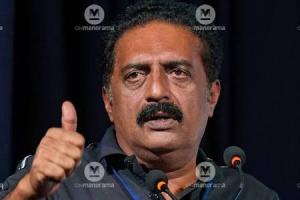 “నేషనల్ ఫిల్మ్ అవార్డ్స్ ఇప్పుడు ఒక ‘సమతా అవార్డు’ లా మారిపోయాయి. నటుడు ప్రకాశ్ రాజ్ 