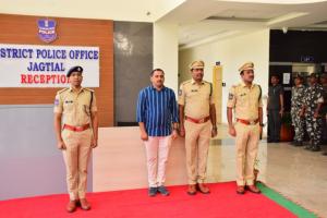 జగిత్యాలలో  “వందేమాతరం” సామూహిక గానం :: దేశభక్తి స్ఫూర్తికి నిదర్శనం : జిల్లా ఎస్పీ అశోక్ కుమార్ 