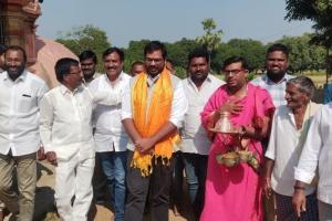  కాంగ్రెస్ ప్రభుత్వం రావాలని కట్టిన ముడుపు విడిపించిన ఎంపీ వంశీ