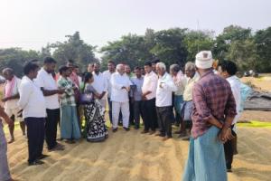కట్కాపూర్ ధాన్యం కొనుగోలు కేంద్రంలో రైతుల పక్షాన నిలిచిన జీవన్ రెడ్డి