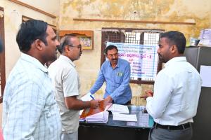 ప్రతి నామినేషన్ సెంటర్ వద్ద హెల్ప్ డెస్క్ ఏర్పాటు :కలెక్టర్ సత్యప్రసాద్