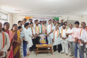 మహాత్మ జ్యోతిరావు పూలే వర్ధంతి – కాంగ్రెస్ నేతల ఘన నివాళులు