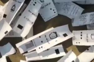 బీహార్ సమస్తీపూర్‌లో రోడ్డుపై VVPAT పర్చీలు — ఇద్దరు సిబ్బంది సస్పెండ్