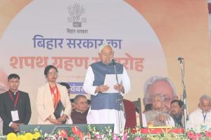 బిహార్ సీఎం గా మళ్లీ నితీశ్‌కుమార్ ప్రమాణ స్వీకారం – 26 మంది మంత్రుల మంత్రివర్గం ప్రమాణం