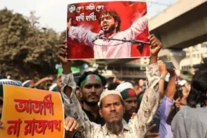 న్యూ ఢిల్లీలో బంగ్లాదేశ్ హైకమిషన్ ముందు ఉద్రిక్తత – భారీగా మోహరించిన భద్రతా బలగాలు