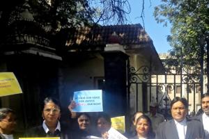 మహిళా రిజర్వేషన్ అమలు చేయాలి :బార్ కౌన్సిల్‌పై మహిళా న్యాయవాదుల నిరసన