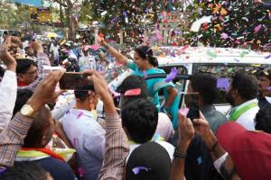 కాంగ్రెస్ ప్రభుత్వం ఆరు గ్యారంటీలను మరిచిపోయింది  - కవిత 