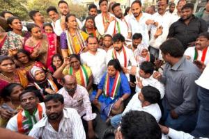 మాజీ మంత్రి తలసాని 24 గంటల్లో క్షమాపణ చెప్పాలి : కోట నీలిమ 