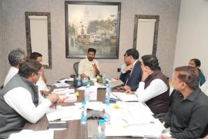 ప్రభుత్వ పాఠశాలల విద్యార్థుల కిట్ నాణ్యతపై రాజీ వద్దు : సీఎం రేవంత్ రెడ్డి