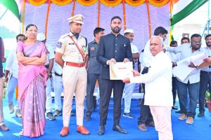 జగిత్యాల పరేడ్ గ్రౌండ్ లో ఘనంగా గణతంత్ర దినోత్సవ వేడుకలు 