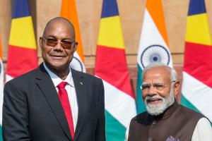 సీషెల్స్‌కు 175 మిలియన్ డాలర్ల అభివృద్ధి సహాయం ప్రకటించిన భారత్