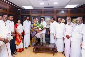  విజయకాంత్.డీఎండీకే పార్టీ  డీఎంకే కూటమిలో తొలిసారి చేరిక