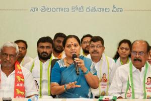 ప్రజలకు ప్రత్యామ్నాయ పార్టీ లేకపోవడంతోనే కాంగ్రెస్ గెలిచింది - కవిత 