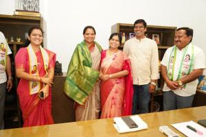 తెలంగాణ జాగృతిలో చేరిన మాజీ ఎమ్మెల్యే కావేటి సమ్మయ్య కుమారుడు మనోహర్