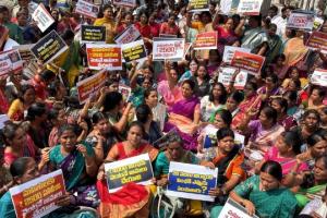 అంగన్‌వాడీల్లో రాజకీయ జోక్యం సరికాదు : కల్వకుంట్ల కవిత