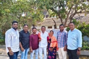 నూతన కౌన్సిలర్లను సత్కరించిన మెట్‌పల్లి పట్టణ బీఆర్ఎస్ యూత్ నాయకులు