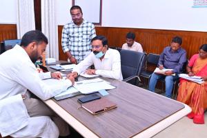 ఆర్డీవో కార్యాలయం ఆకస్మిక తనిఖీ