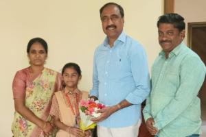 సైనిక్ స్కూల్ ప్రవేశ పరీక్షలో రాష్ట్ర స్థాయిలో 23వ ర్యాంక్ సాధించిన మానస స్కూల్ విద్యార్థిని శ్రేయాన్వి