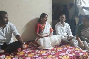 వెలుగుమట్ల బాధితులకు మద్దతుగా కల్వకుంట్ల కవిత నిరవధిక నిరాహార దీక్ష ప్రారంభం