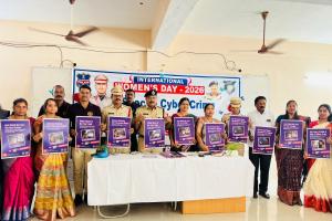 సైబర్ మోసలకు  గురైతే వెంటనే 1930కి ఫిర్యాదు చేయాలి:సైబర్ క్రైమ్ డిఎస్పి వెంకటరమణ 