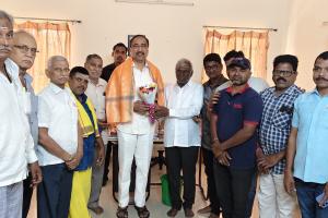 జగిత్యాల ఎమ్మెల్యే సంజయ్ కుమార్ ను కలిసిన వీరశైవ సమాజం నూతన కార్యవర్గం