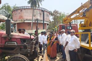 శానిటేషన్ వాహనములు ట్రాక్టర్లు ఆటోలు పరిశీలించిన మున్సిపల్ చైర్పర్సన్ సమిండ్ల వాణి