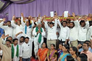 కాంగ్రెస్‌కు జీవన్ రెడ్డి రాజీనామా: జగిత్యాలలో భావోద్వేగ తుఫాన్, కార్యకర్తల సామూహిక రాజీనామాలు