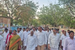 కెసిఆర్ బహిరంగ సభ వేదిక నిర్మాణ పనులను పరిశీలించిన జిల్లా ఇన్చార్జి ఎమ్మెల్యే పల్లా రాజేశ్వర్ రెడ్డి