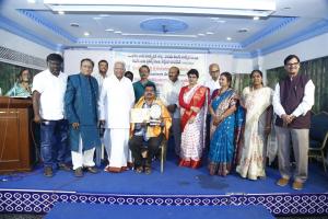 జాతీయ వాగ్దేవి పురస్కారం అందుకున్న మహేశ్వర శర్మ