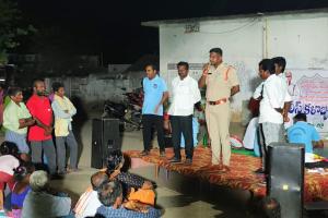 సైబర్ నేరాల డ్రగ్స్ వినియోగంపై పోలీస్ కళా బృందం అవగాహన సదస్సు 