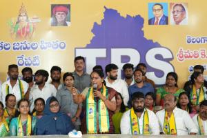 కుత్బుల్లాపూర్‌లో తెలంగాణ రక్షణ సేన జెండా ఆవిష్కరణ: ప్రభుత్వానికి కల్వకుంట్ల కవిత అల్టిమేటం