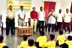 చదువునే ఆయుధంగా మలుచుకొని ఉన్నత స్థితికి ఎదగాలి.    జిల్లా అదనపు కలెక్టర్ రాజా గౌడ్. 