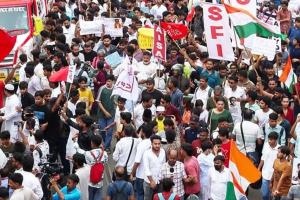 ఉద్యమాల్లో 