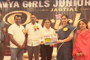 విద్యార్థినులు ఉన్నత లక్ష్యాలతో ముందుకు సాగాలి – మున్సిపల్ చైర్‌పర్సన్ సమిండ్ల వాణి శ్రీనివాస్