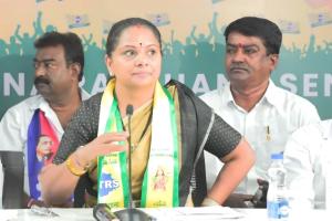 మహిళలపై అసభ్య వ్యాఖ్యలు చేస్తే కేసులు పెట్టాలి: కల్వకుంట్ల కవిత