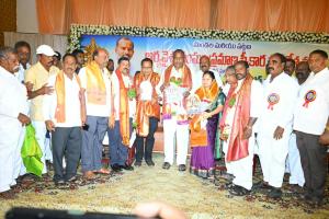 ఆర్యవైశ్యులకు అండగా ప్రభుత్వం : మంత్రి లక్ష్మణ్ కుమార్