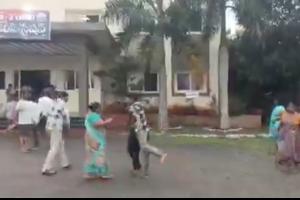 కొత్తగూడెం పోలీస్ స్టేషన్‌లో ఇరువర్గాల ఘర్షణ