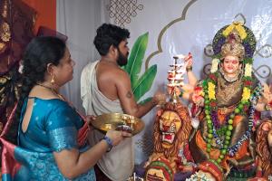బ్రాహ్మణ వీధి  కామాక్షి దేవి మండపము వద్ద ఘనంగా 