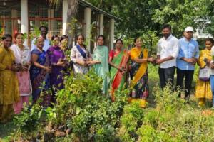 ధరూర్ క్యాంప్‌లో ఉచిత మొక్కల పంపిణీ