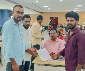వీధి కుక్కల బారి నుండి రక్షించండి 