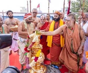 కొత్త గుడిలో భక్తులకు  దర్శనమిచ్చిన వెంకన్న స్వామి