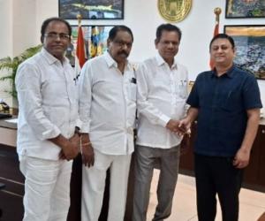 మాజీ ప్రజా ప్రతినిధులకు క్యాష్ లెస్ వైద్యం అందించాలి - రాజేశం గౌడ్ 