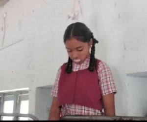 చదువులో టాపర్… జీవితంలో ఓడిపోయింది!  కన్నీటి సముద్రంలో వంగర గురుకులం