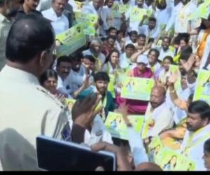 కామారెడ్డిలో టెన్షన్: కవిత అరెస్ట్