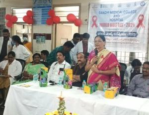 హెచ్ఐవీ బాధితులు ఆందోళన చెందొద్దు : సూపరింటెండెంట్ డాక్టర్ వాణి 
